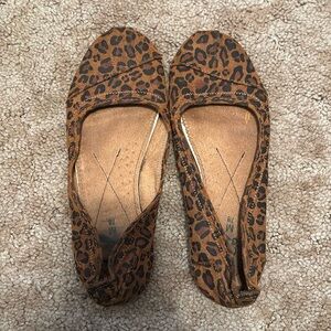 Rue 21 etc! Women’s M (7/8) Leopard Flats